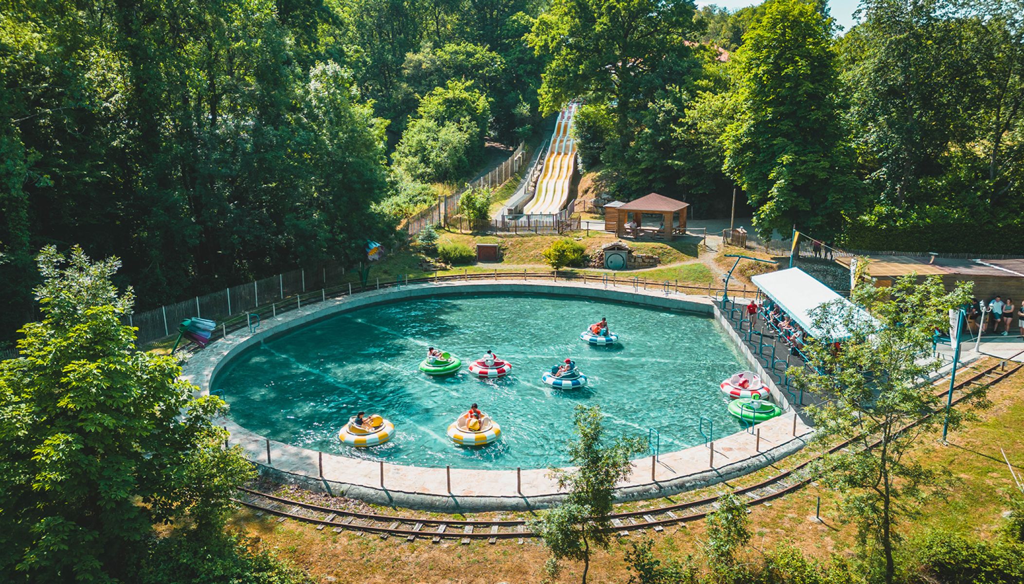 Le Parc de Pierre-Brune à Mervent, une sortie en famille incontournable en Vendée